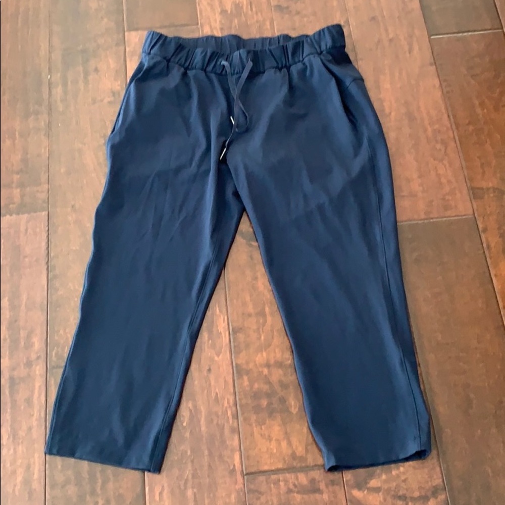 Lululemon cropped pant size 10 no tags